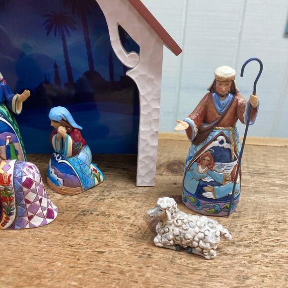 Jim Shore Mini Nativity Set "Away in A Manger" Box Included - Picture 3 of 9